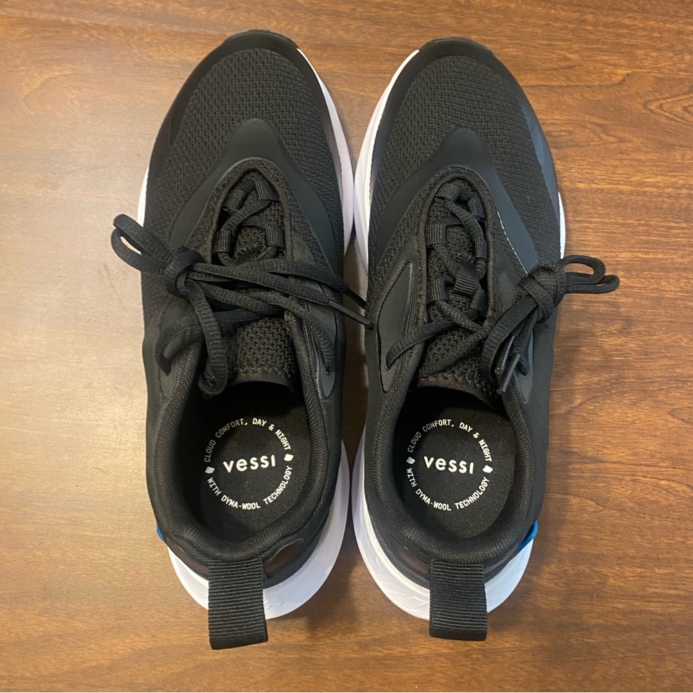 Vessi Tidal Sneakers Black/White Womans Wayerproof - Picture 4 of 7